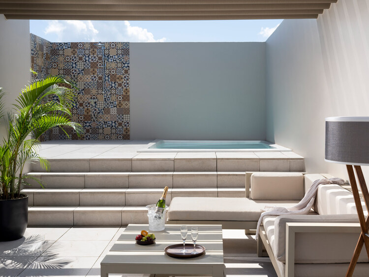 Luxury Suite with a Pool View Terrace and Jacuzzi