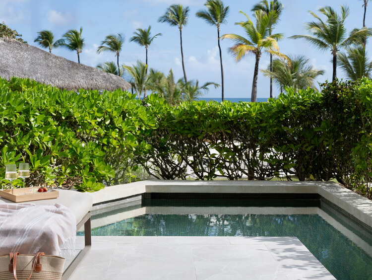 Terrasse des suites avec piscine privée chez Excellence Punta Cana
