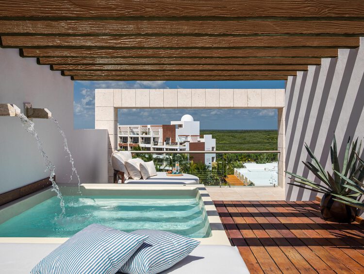 Suite deux étages avec terrasse sur toit et vue spa ou piscine