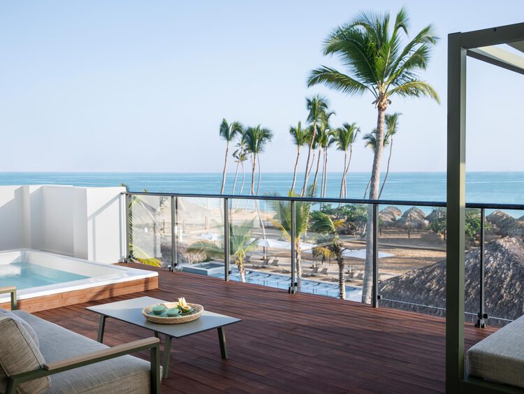 Disfruta nuestra Finest Club Imperial Family Suite Terraza con piscina de inmersión en Finest Punta Cana 