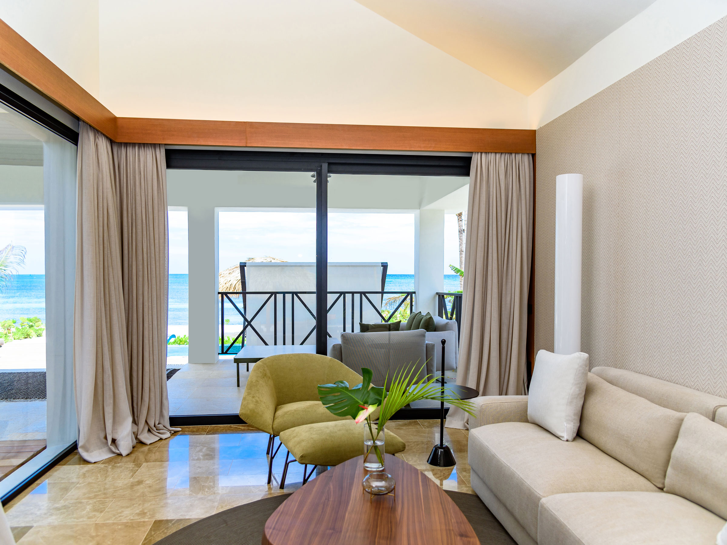 Salon dans une villa sur la plage en Jamaïque