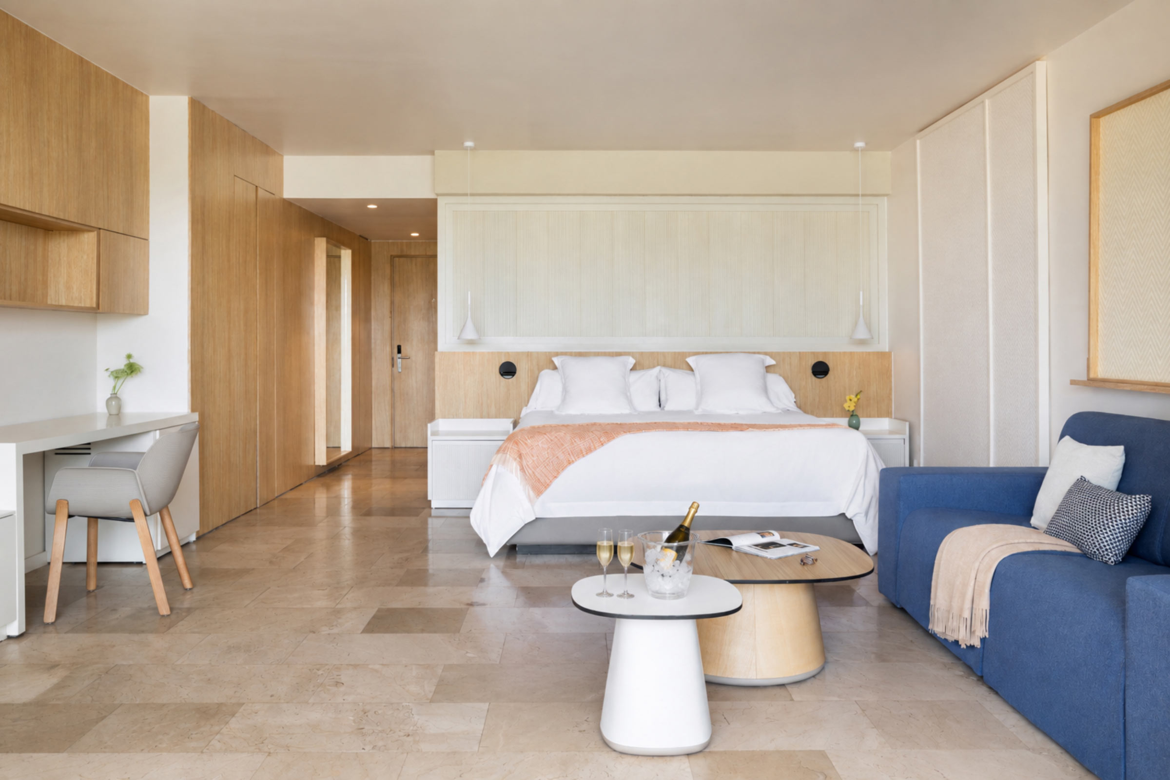 Romantic Private Pool Suite With Rooftop Terrace